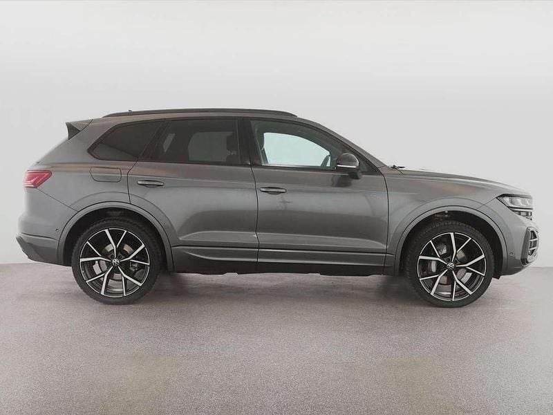 Usata VW Touareg R-line 286 CV (210 kW) 2024 Grigio SUV