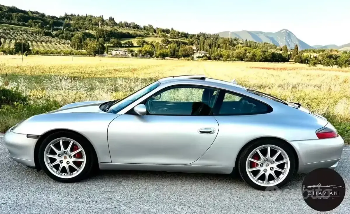 Usata Porsche 911 Carrera 4 300 CV (220 kW) 1999 Grigio Coupé