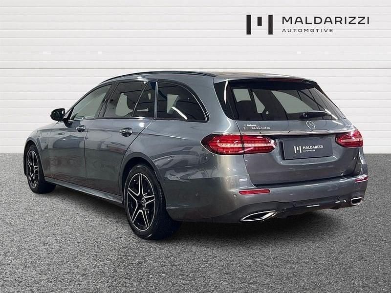 Begagnad Mercedes 300 Premium 194 HK (142 kW) 2022 Silver Kombi