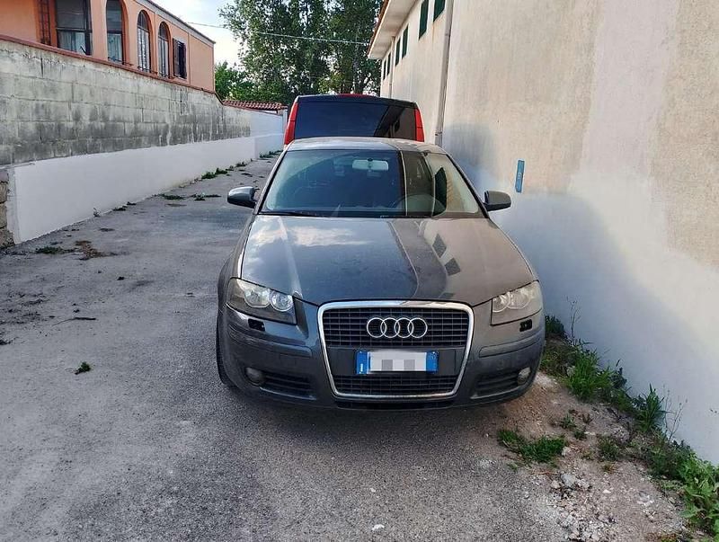 Usata 2005 Audi A3 Attraction Tre volumi | 1200 € (Ottimo prezzo) - Immagine 1/4