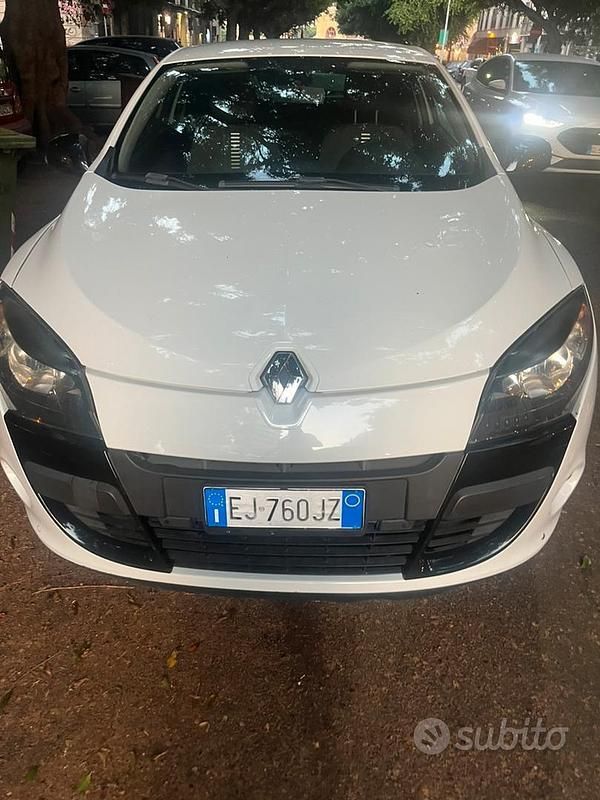 Bianco Usata 2011 Renault Mégane Coupé Coupé | 4500 € (Buon prezzo) - Immagine 1/4