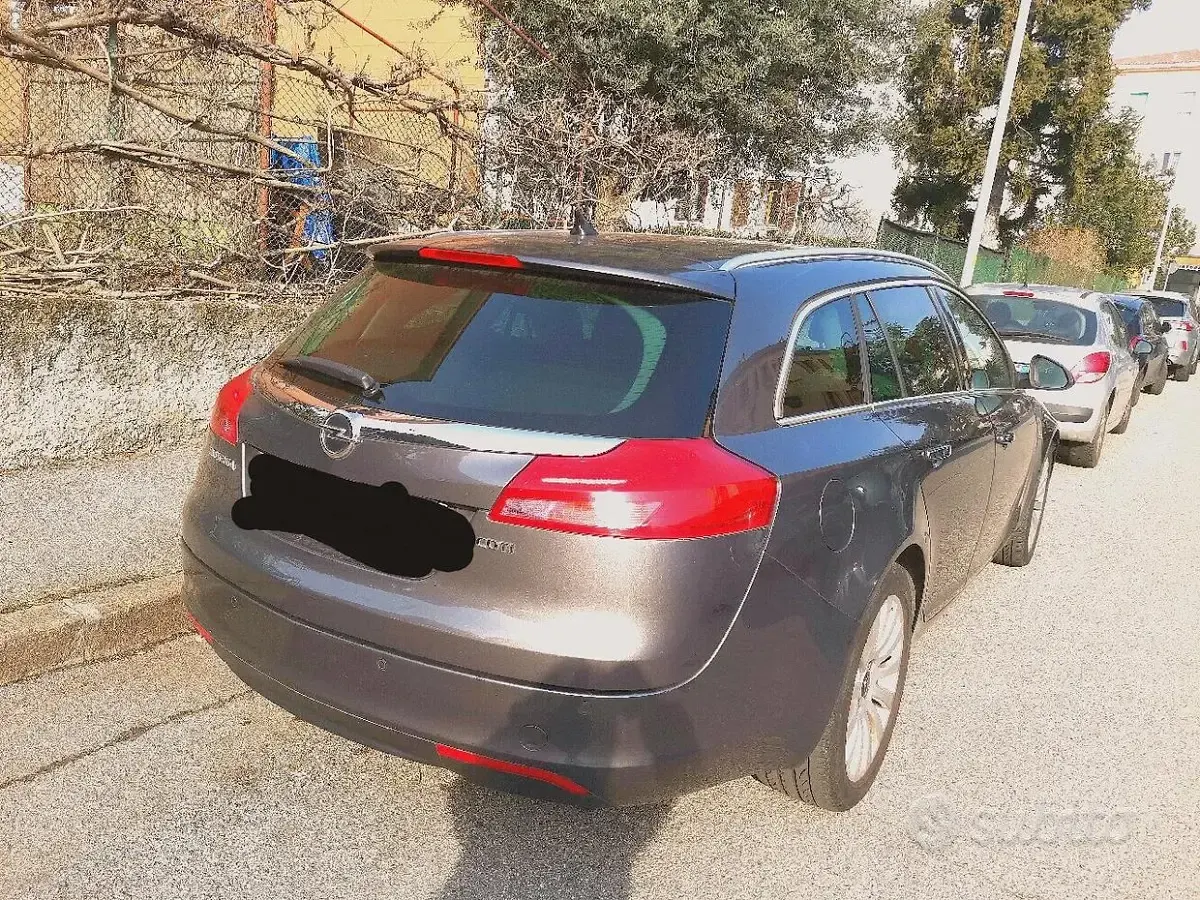 Usata Opel Insignia 160 CV (117 kW) 2011 Grigio Berlina