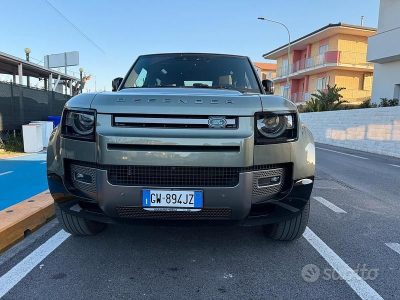 Usata Land Rover Defender SE Dynamic 2024 Verde SUV
