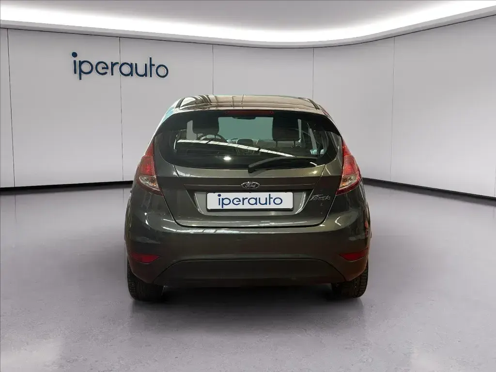 Usata Ford Fiesta 60 CV (44 kW) 2017 Grigio Utilitaria