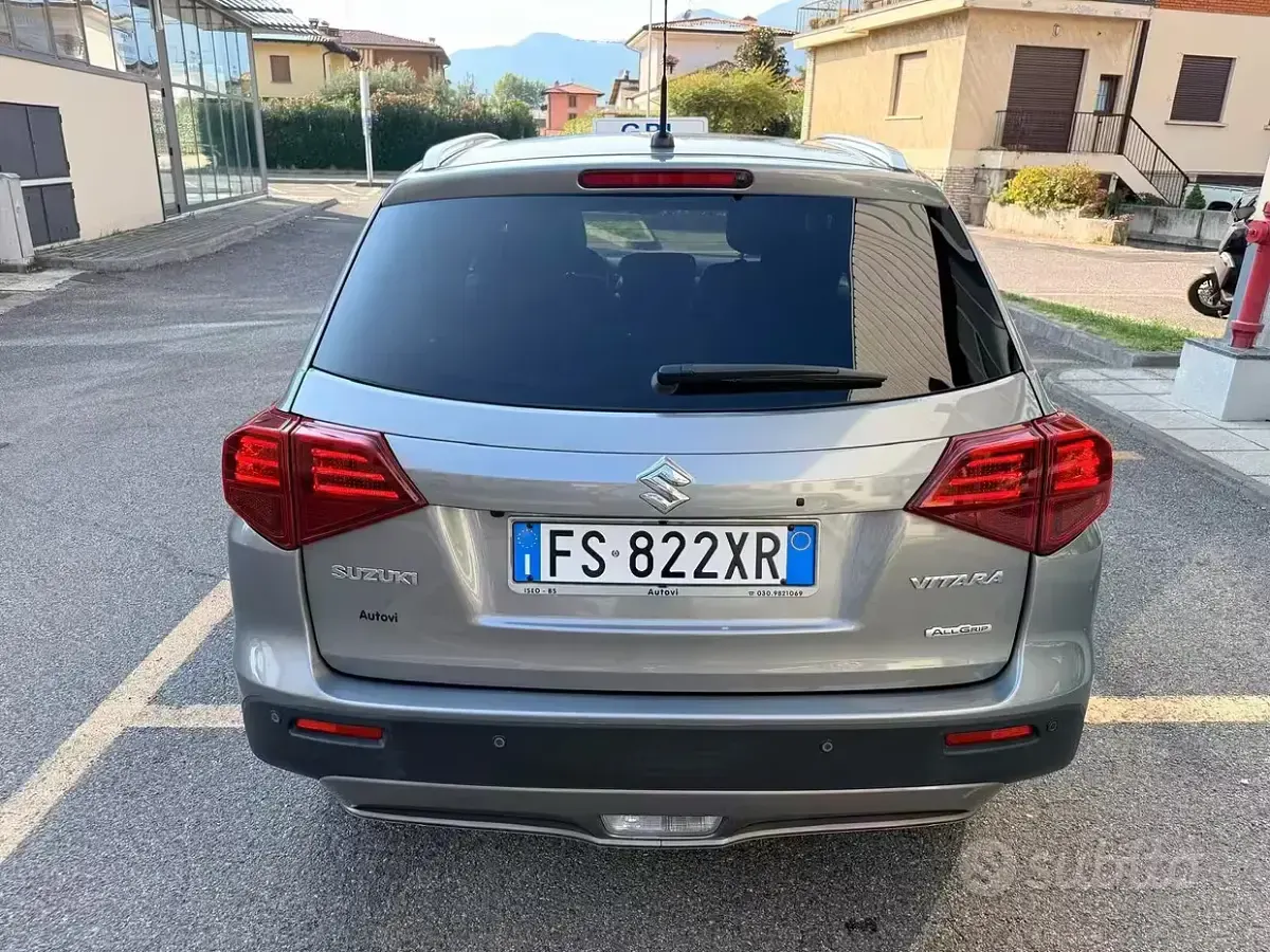 Usata Suzuki Grand Vitara 140 CV (102 kW) 2018 Grigio Station wagon