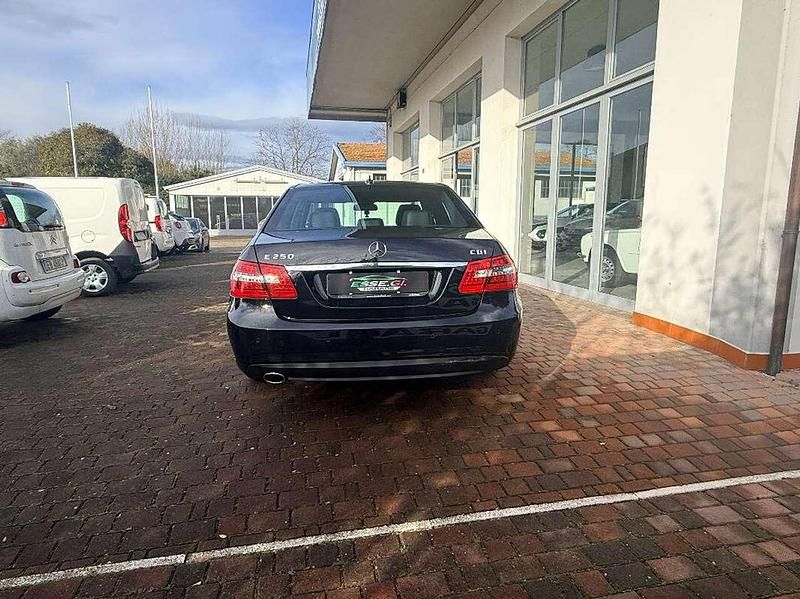 Usata Mercedes E250 Avantgarde 204 CV (150 kW) 2009 Nero Berlina