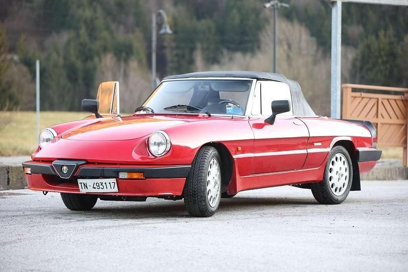Usata 1989 Alfa Romeo Spider Quadrifoglio Verde Cabrio | 29.985 € - Immagine 1/4