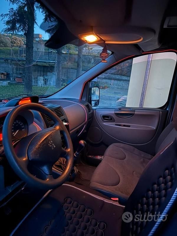 Begagnad Peugeot Expert 136 HK (100 kW) 2008 Van