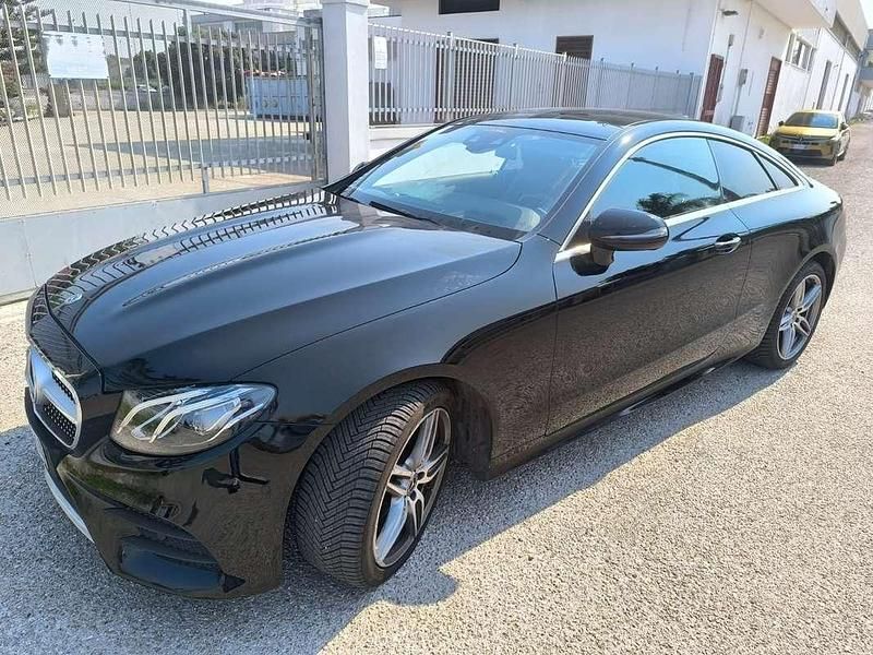 Usata Mercedes E220 Premium Plus 194 CV (142 kW) 2018 Nero Coupé