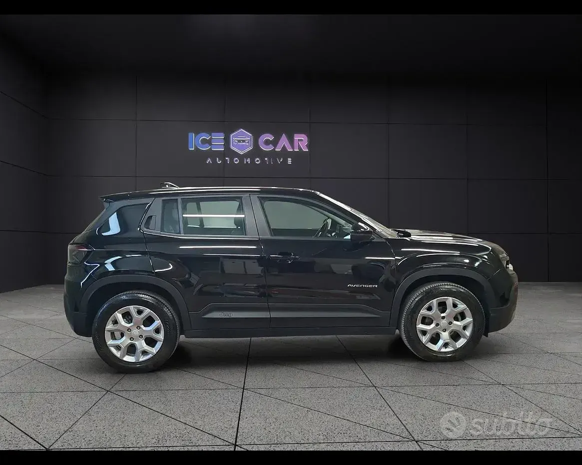 Usata Jeep Avenger Altitude 101 CV (74 kW) 2023 Nero SUV