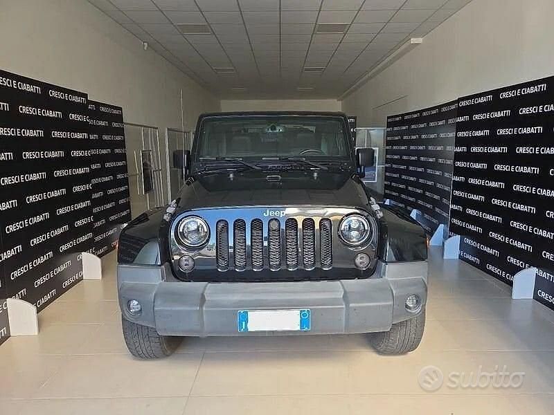 Usata Jeep Wrangler Unlimited Sahara 200 CV (147 kW) 2015 Nero SUV