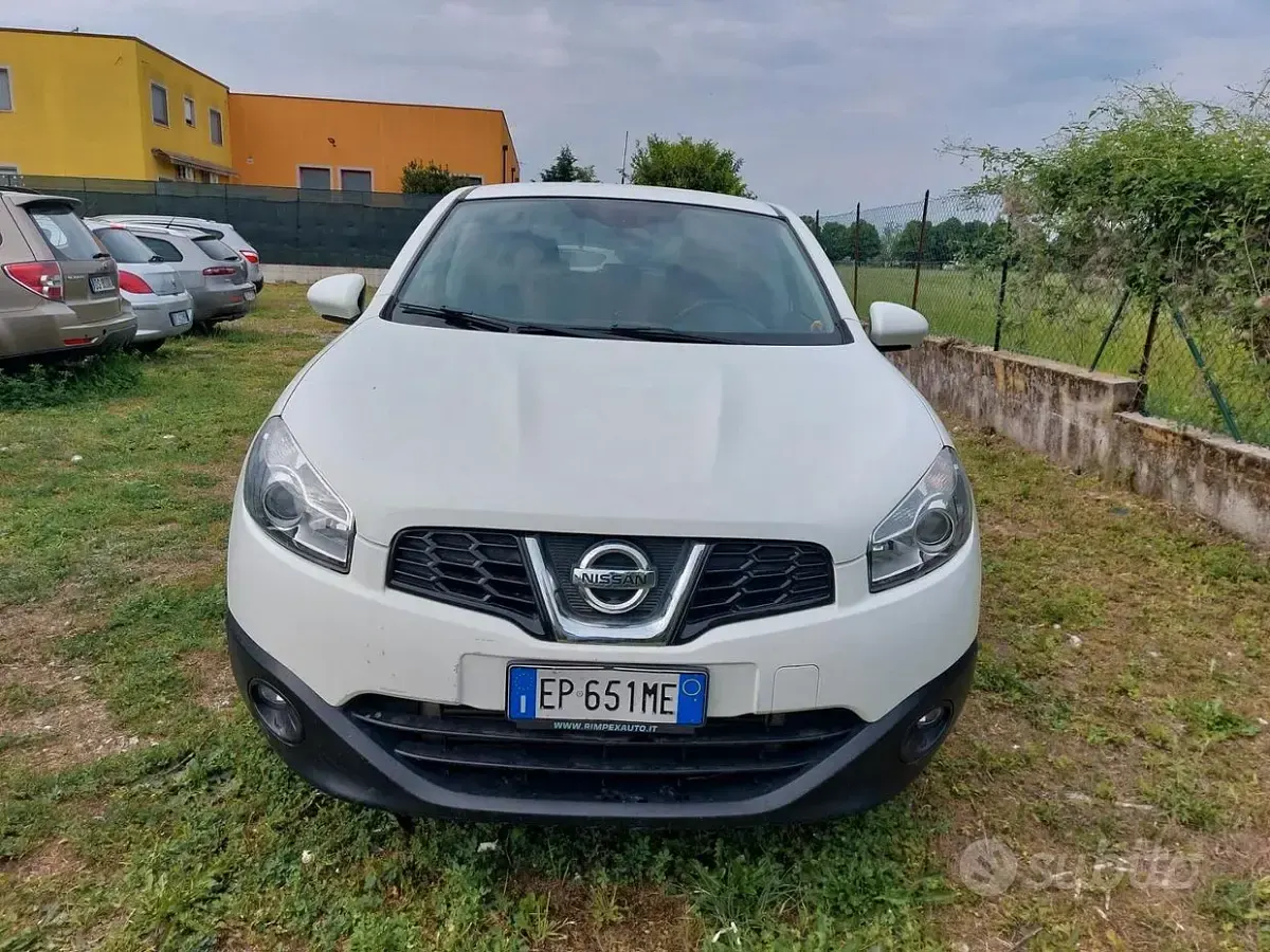 Używany Nissan Qashqai Tekna 150 KM (110 kW) 2012 Biały SUV