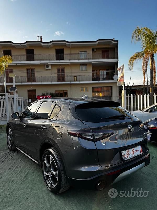 Usata Alfa Romeo Stelvio Veloce 210 CV (154 kW) 2023 Grigio SUV