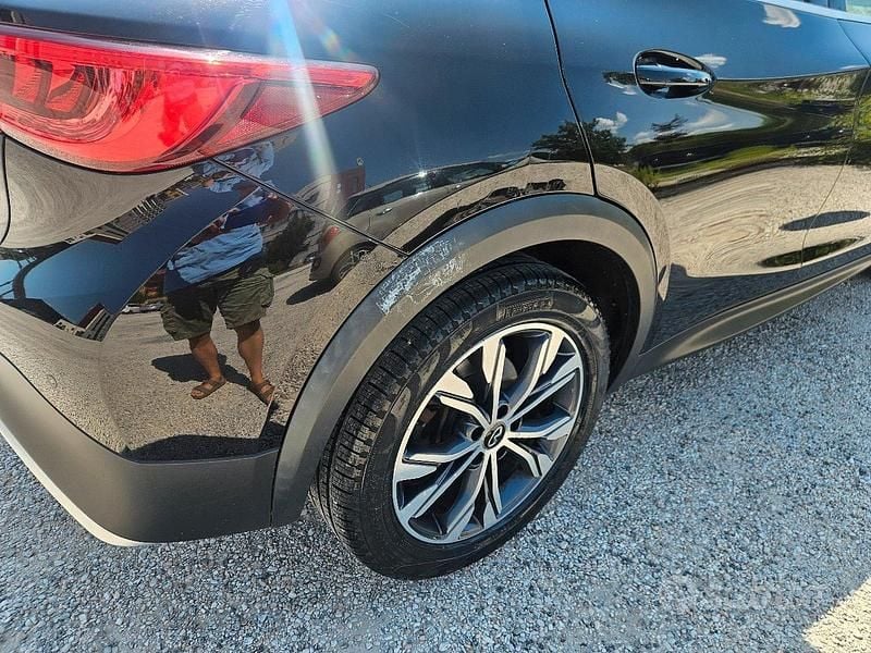 Usata Infiniti QX30 Premium 170 CV (125 kW) 2016 Nero SUV