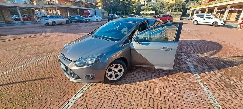 Usata Ford Focus Titanium 116 CV (85 kW) 2012 Grigio Berlina