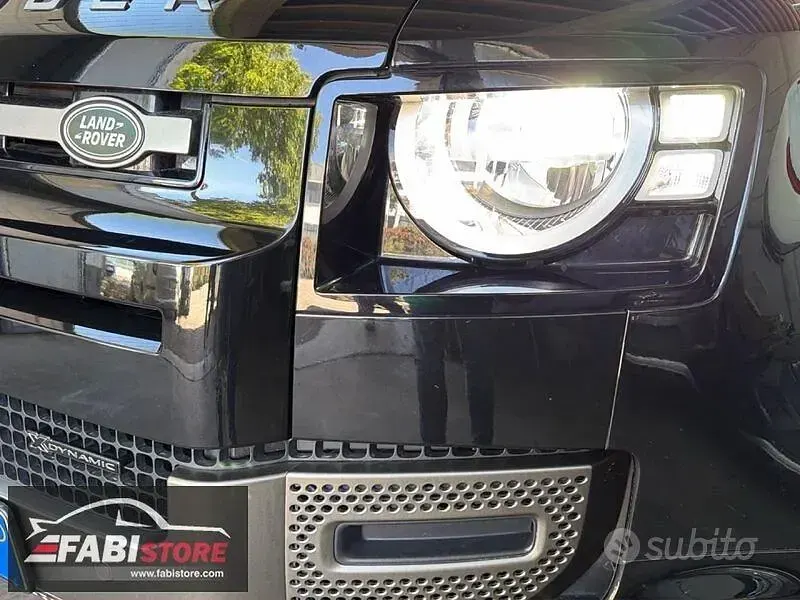 Usata Land Rover Defender SE 200 CV (147 kW) 2023 Nero SUV