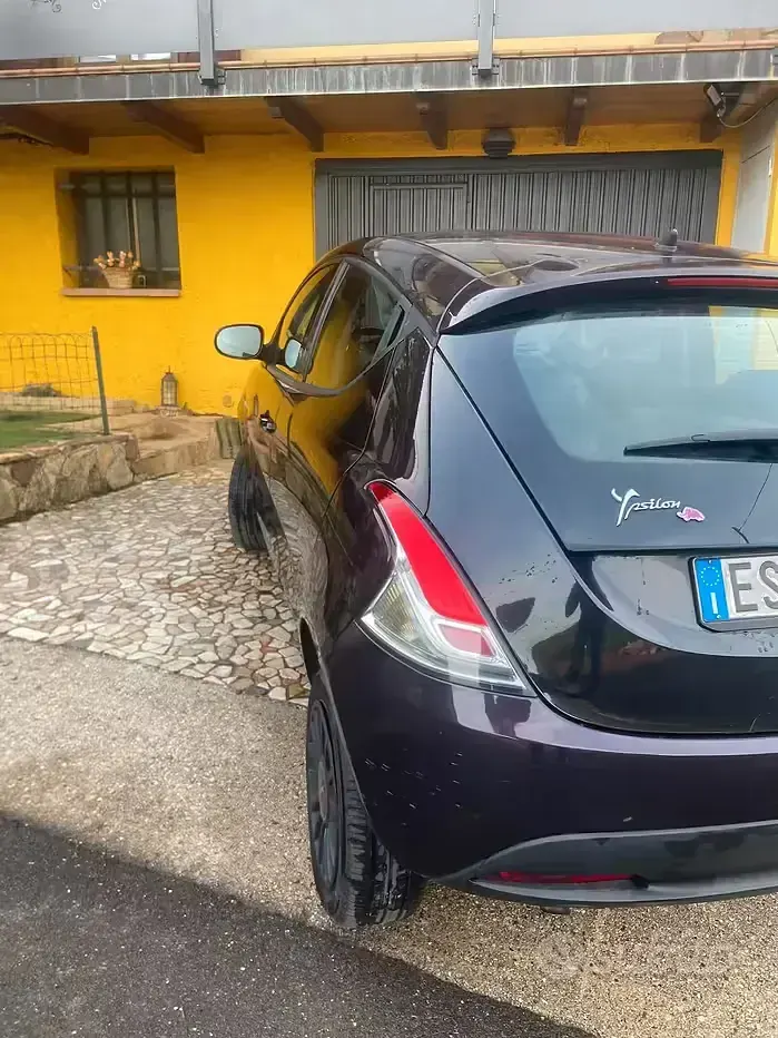 Usata Lancia Ypsilon 54 CV (39 kW) 2013 Utilitaria