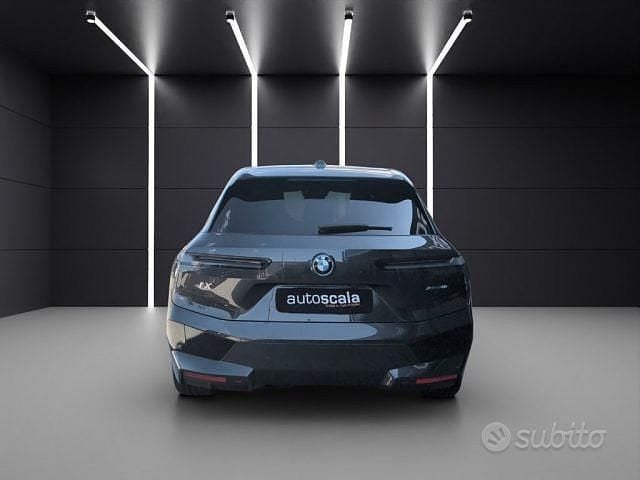 Usata BMW iX Efficient Dynamics 239 kW (326 CV) 2023 Nero SUV