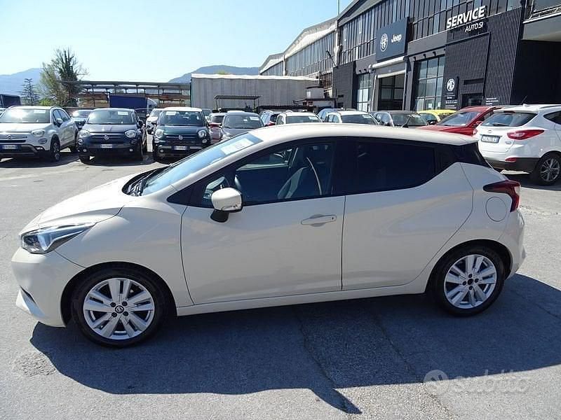 Begagnad Nissan Micra Acenta 71 HK (52 kW) 2020 Beige Halvkombi