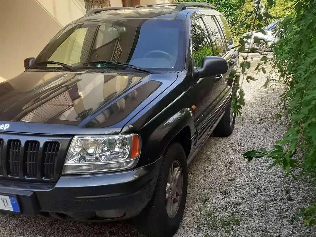 Usata Jeep Grand Cherokee Limited 223 CV (164 kW) 2000 Nero SUV
