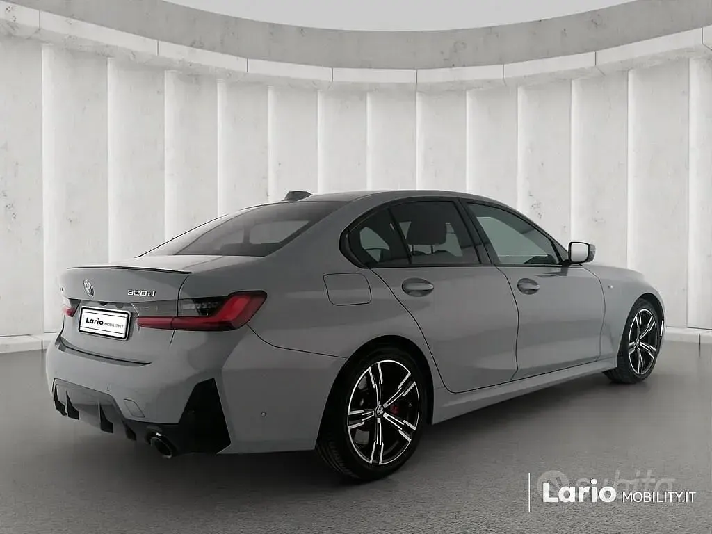 Usata BMW 320 M Sport 190 CV (139 kW) 2025 Brooklyn grey metallic Berlina