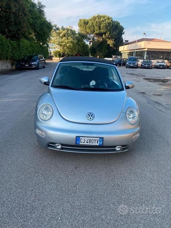 Usata VW New Beetle 101 CV (74 kW) 2004 Grigio Utilitaria