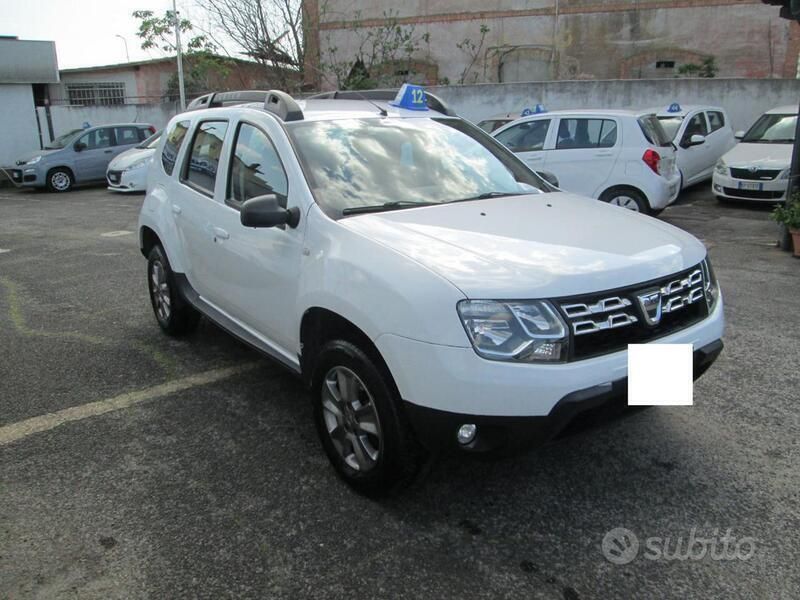 Usata Dacia Duster Lauréate 110 CV (80 kW) 2015 Bianco pastello SUV