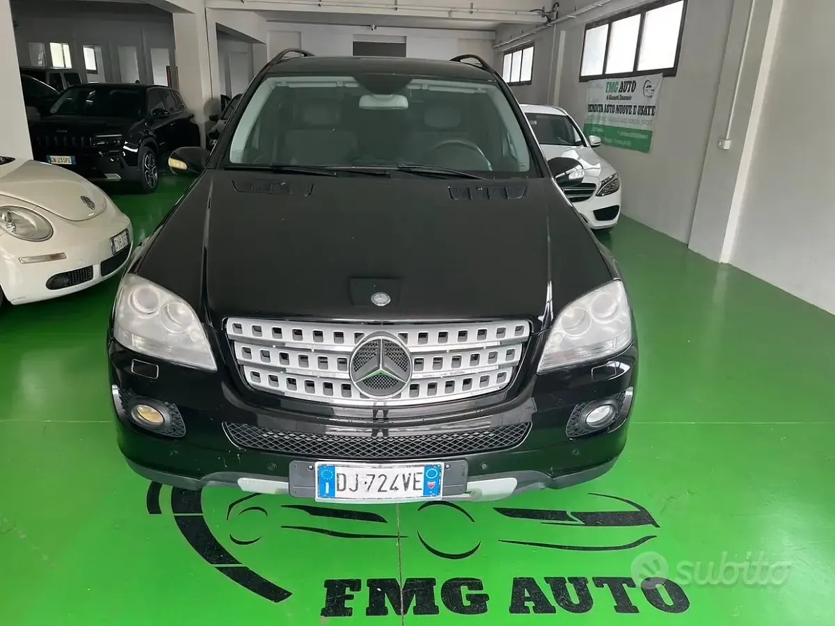 Usata Mercedes ML320 224 CV (164 kW) 2007 Nero SUV