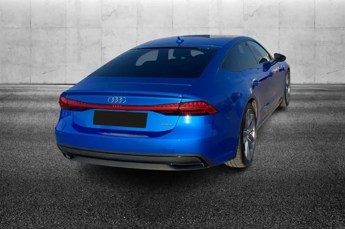 Usata Audi A7 299 CV (219 kW) 2023 Blu/azzurro Berlina