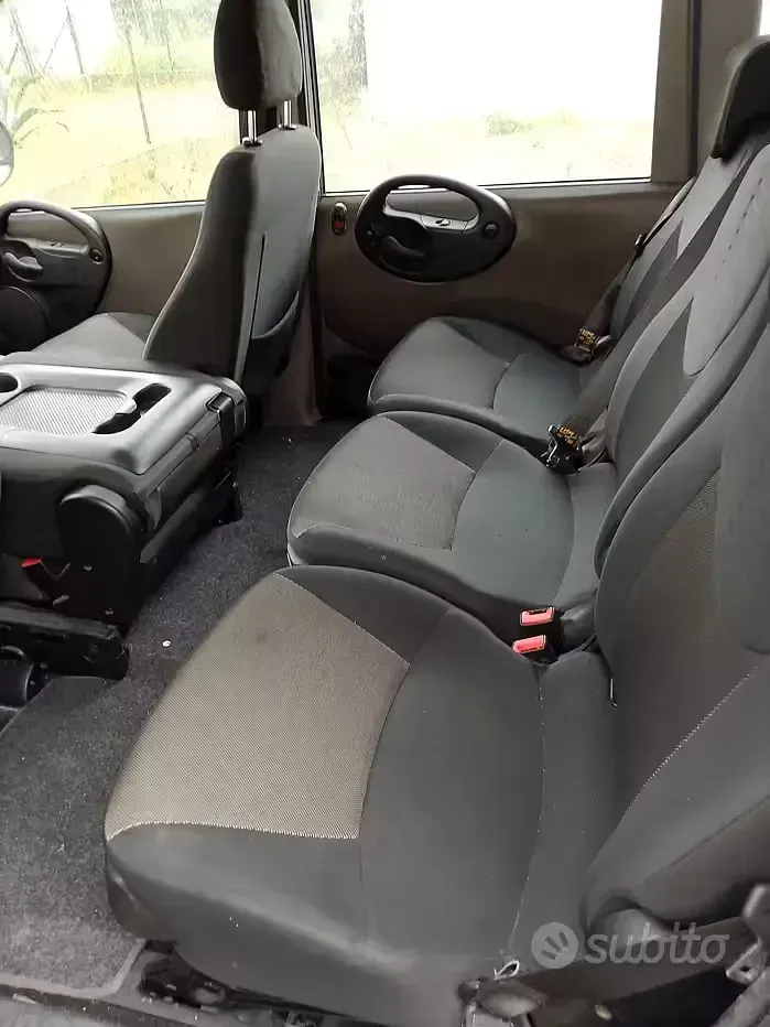 Usata Fiat Multipla 103 CV (75 kW) 2008 Grigio Monovolume