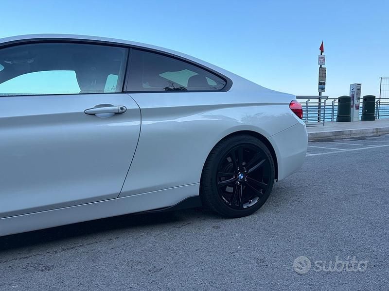 Usata BMW 420 Coupé Sport Line 185 CV (136 kW) 2014 Bianco Coupé