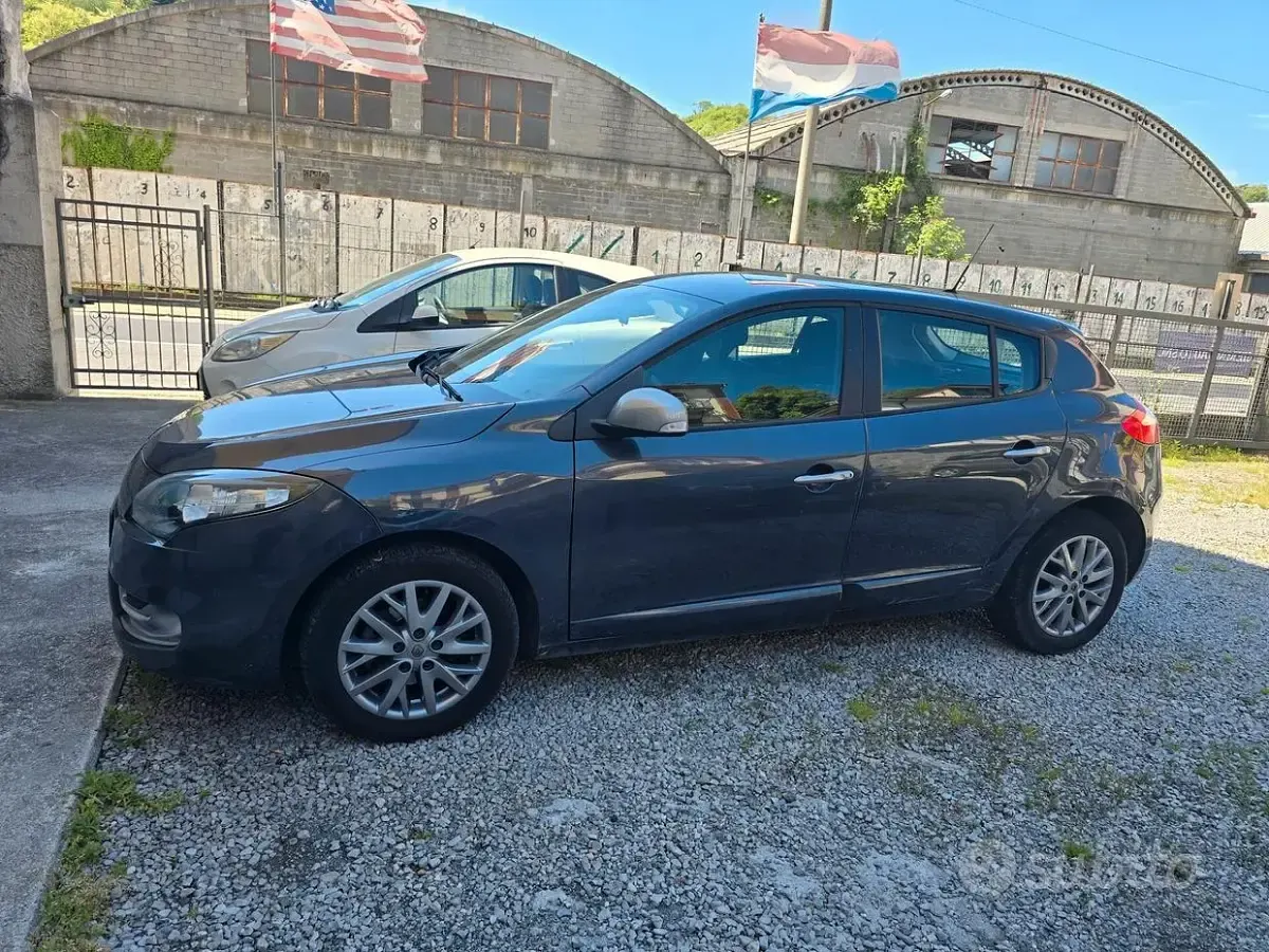 Usata Renault Mégane 110 CV (80 kW) 2013 Grigio Berlina