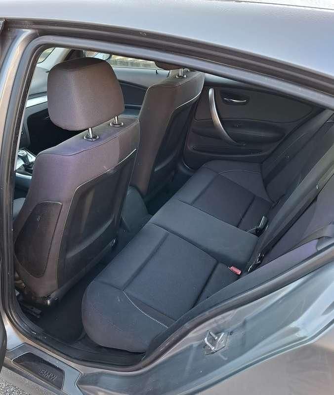 Usata BMW 118 143 CV (105 kW) 2009 Grigio Utilitaria