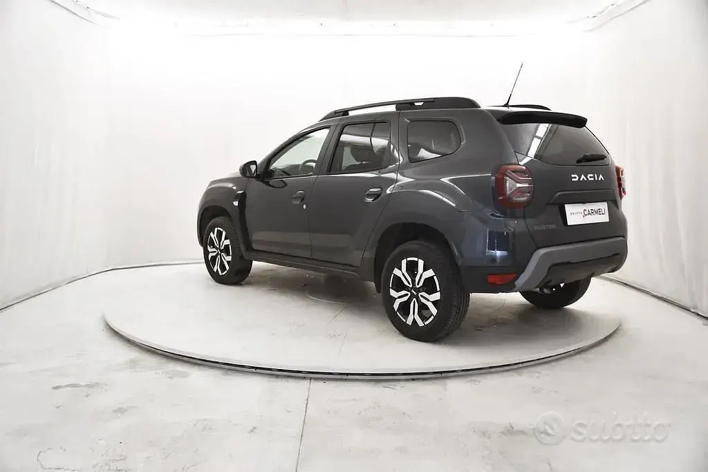 Usata Dacia Duster Journey 101 CV (74 kW) 2023 Grigio SUV