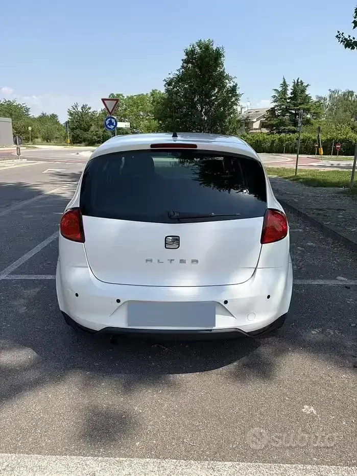 Usata Seat Altea 105 CV (77 kW) 2011 Bianco Monovolume