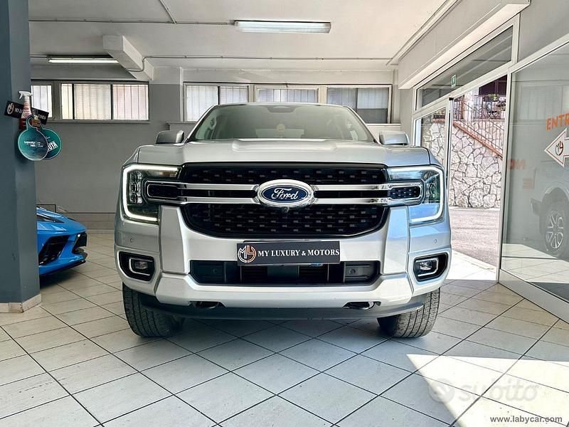 Usata Ford Ranger Limited 180 CV (132 kW) 2024 Argento Pick-up
