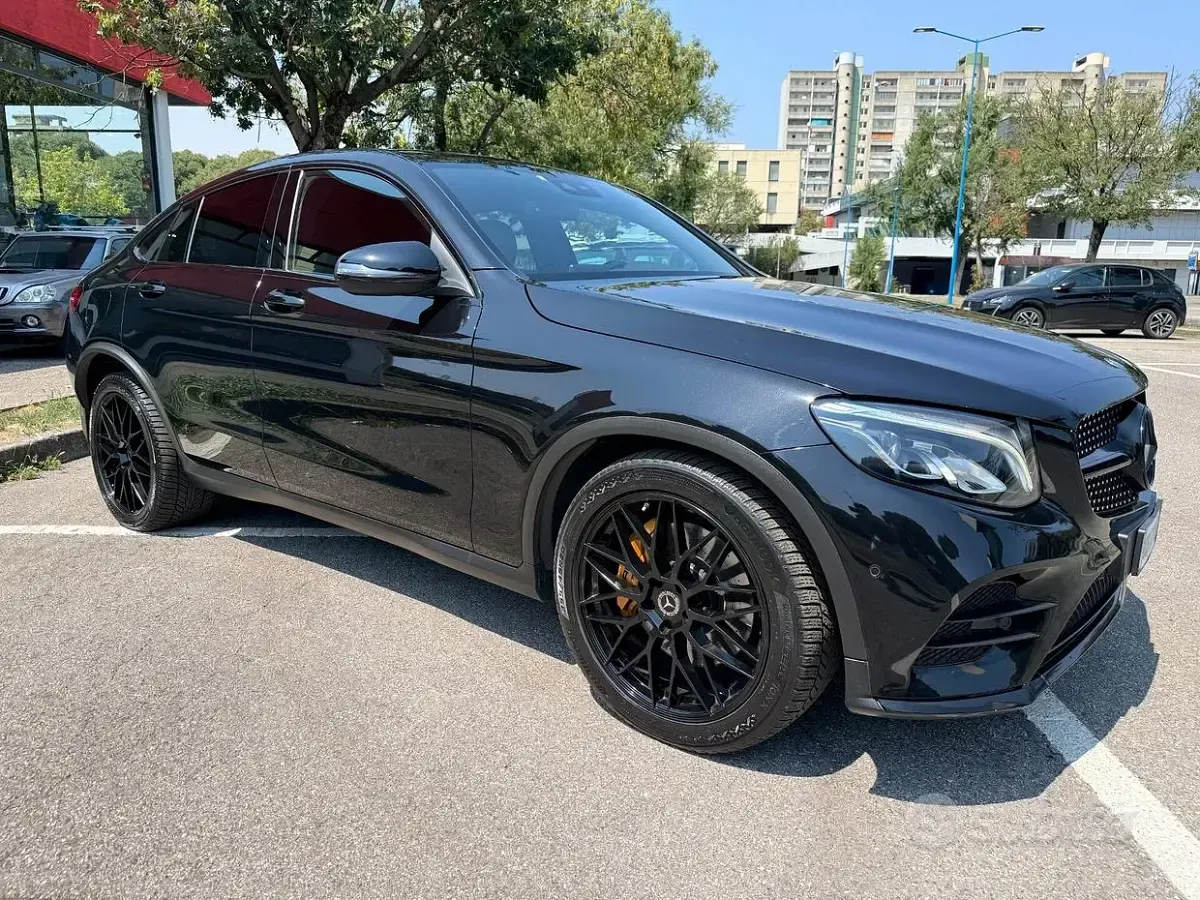 Usata Mercedes GLC220 Premium 170 CV (125 kW) 2017 Nero profondo SUV
