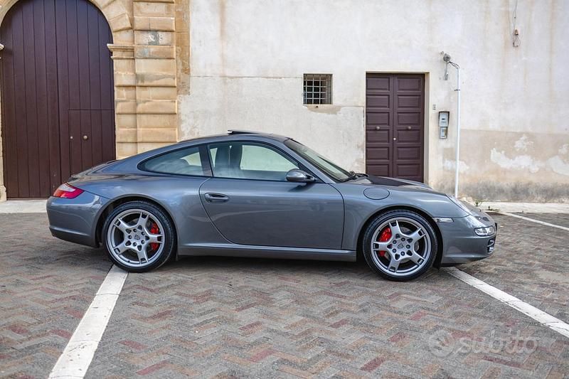 Grigio Usata 2007 Porsche 911 Carrera Coupé | 69.997 € - Immagine 1/4