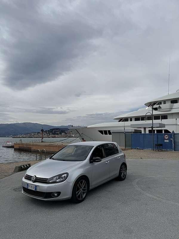 Usata VW Golf VII Highline 105 CV (77 kW) 2012 Berlina