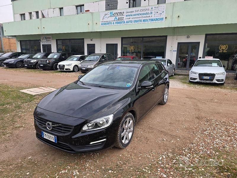 Usata Volvo V60 120 CV (88 kW) 2018 Station wagon