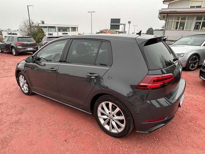 Usata VW Golf VII R-line 150 CV (110 kW) 2019 Grigio nardò Berlina