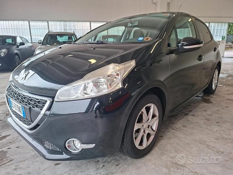 Usata Peugeot 208 Access 82 CV (60 kW) 2013 Nero Utilitaria