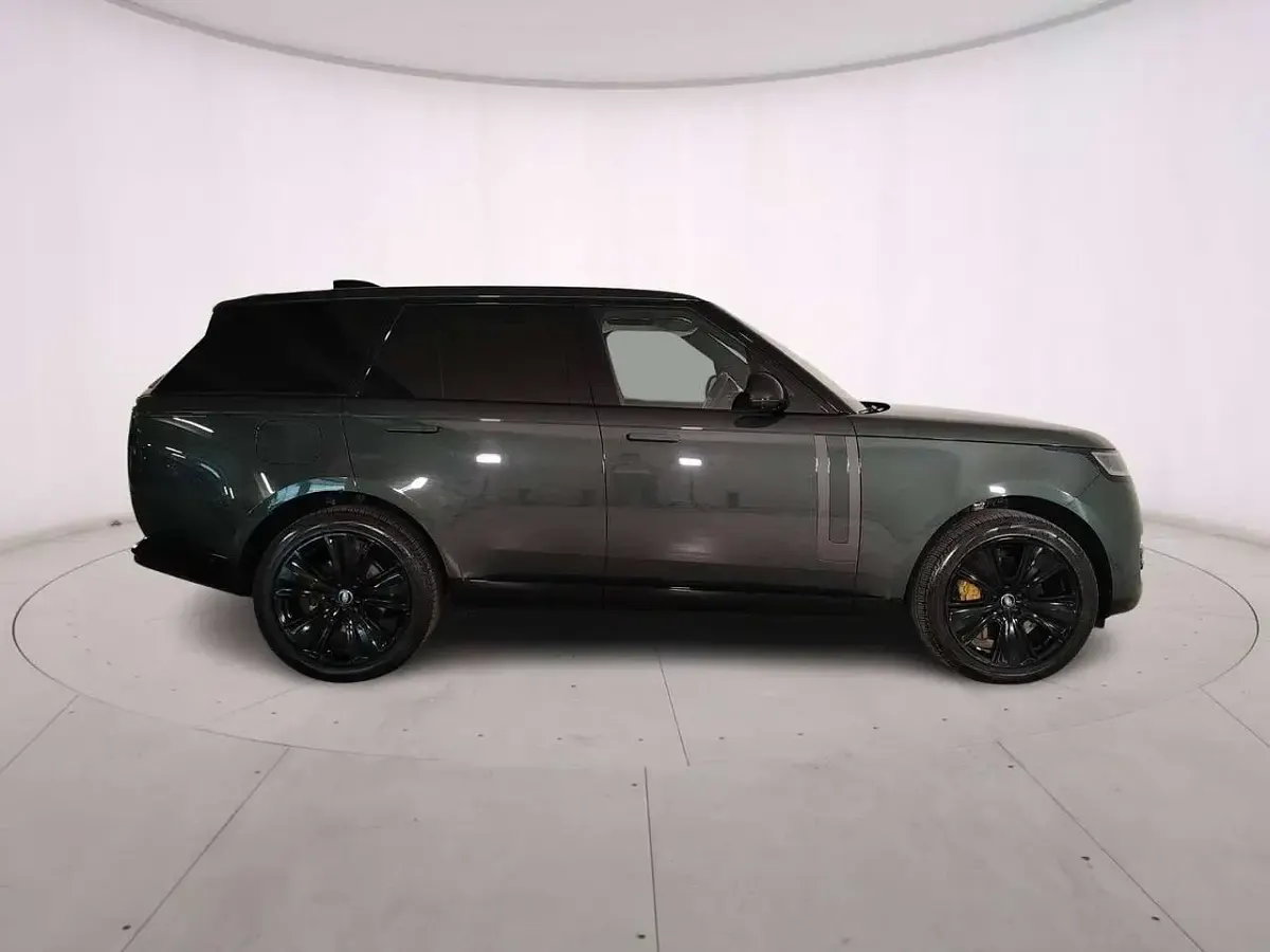 Usata Land Rover Range Rover HSE 249 CV (183 kW) 2024 Grigio scuro SUV