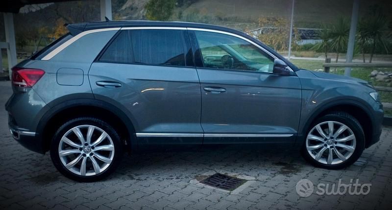 Usata VW T-Roc 116 CV (85 kW) 2018 Grigio SUV