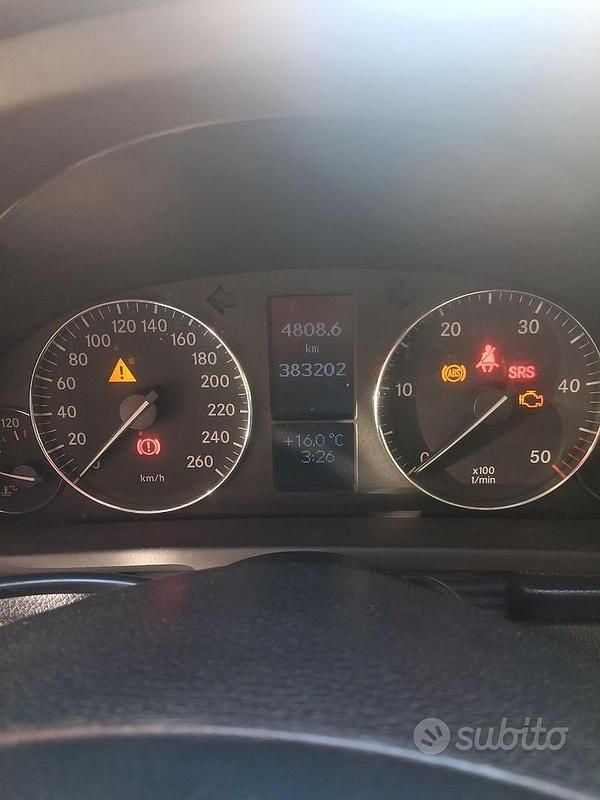 Usata Mercedes C220 150 CV (110 kW) 2005 Grigio Station wagon