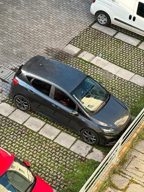 Usata Ford Fiesta 125 CV (91 kW) 2023 Grigio Utilitaria
