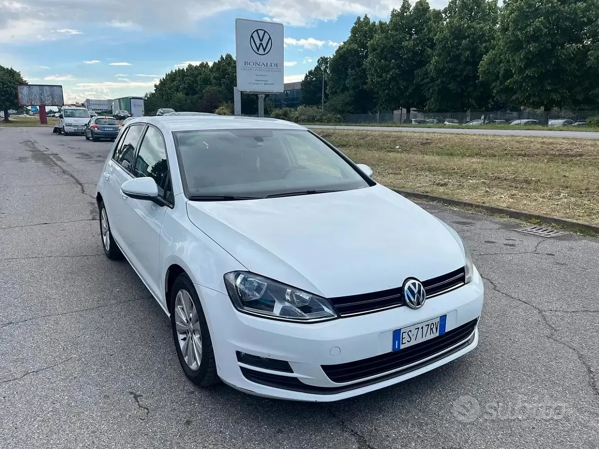 Usata VW Golf VII 105 CV (77 kW) 2013 Bianco Berlina