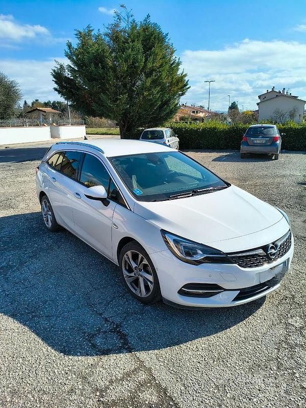 Usata Opel Astra Business Elegance 122 CV (89 kW) 2019 Bianco Station wagon