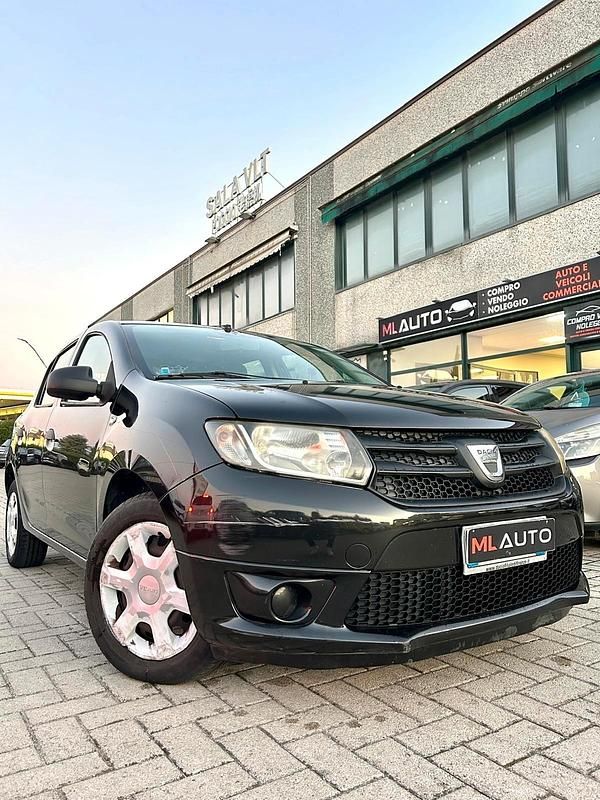 Nero Usata 2013 Dacia Sandero Lauréate Due volumi | 3990 € (Buon prezzo) - Immagine 1/4