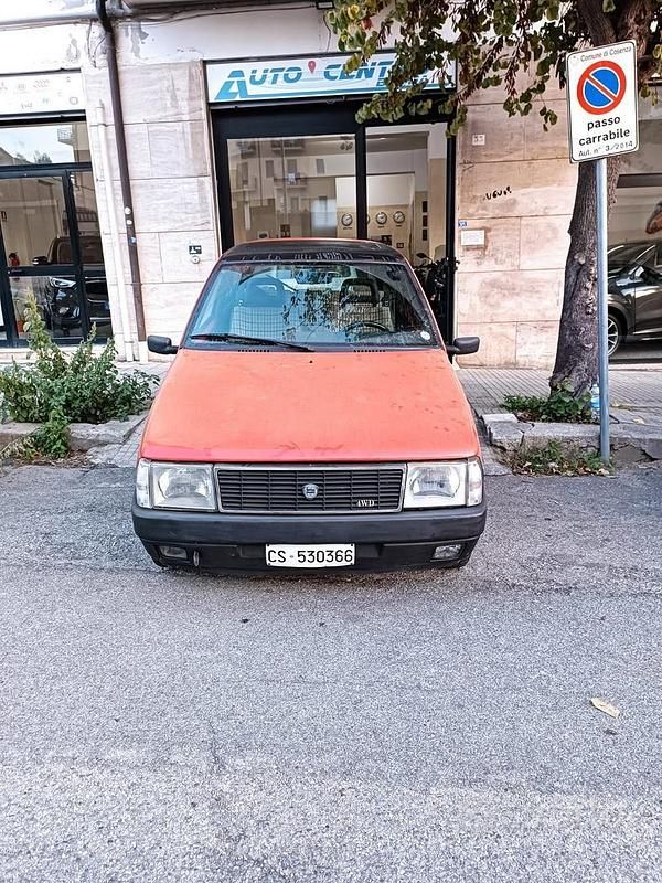 Usata Autobianchi Y10 45 CV (33 kW) 1989 Rosso Utilitaria